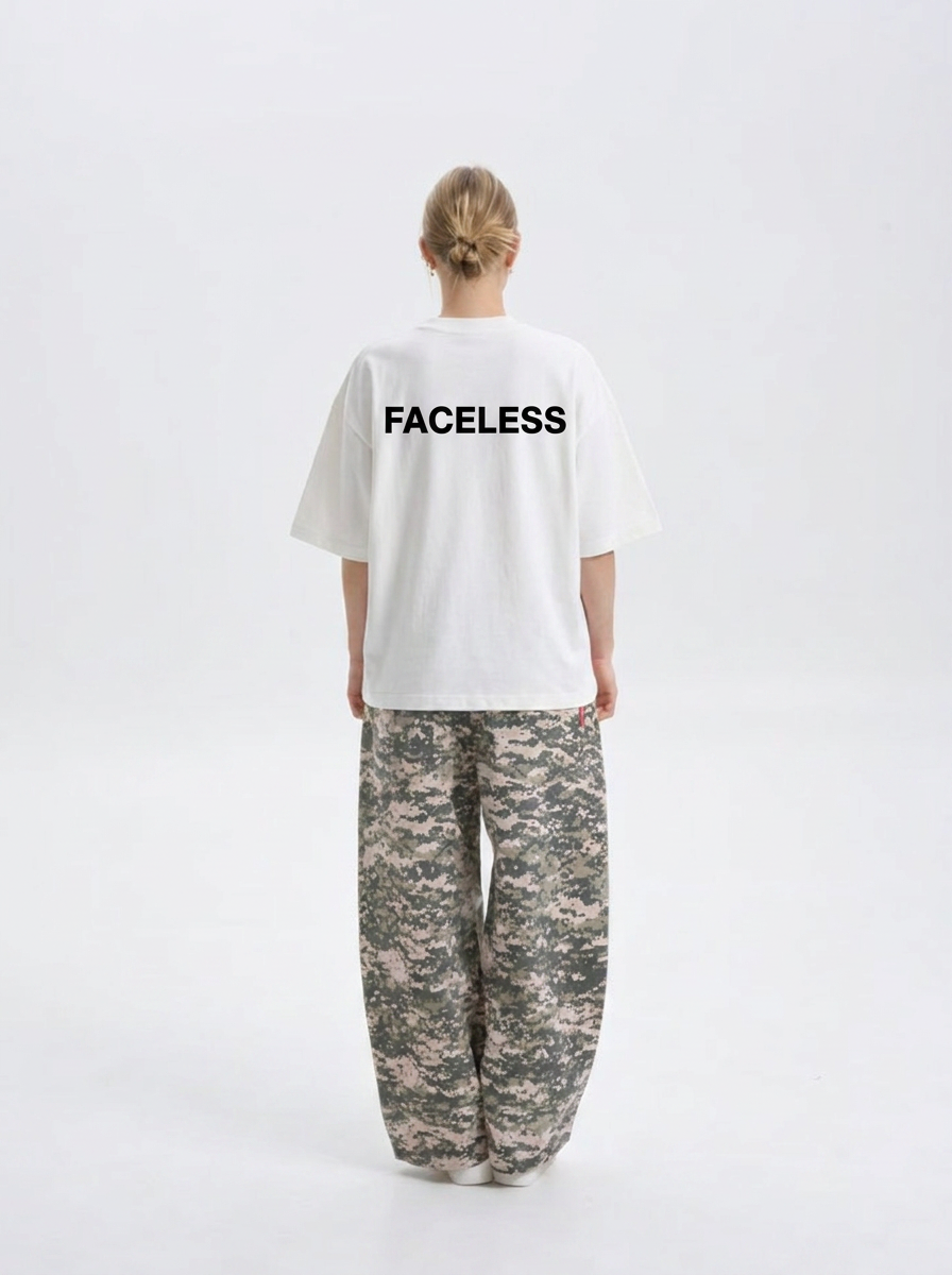 White Essentials Tee - Zwart